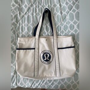 Lululemon Daily Multi-Pocket Canvas Tote